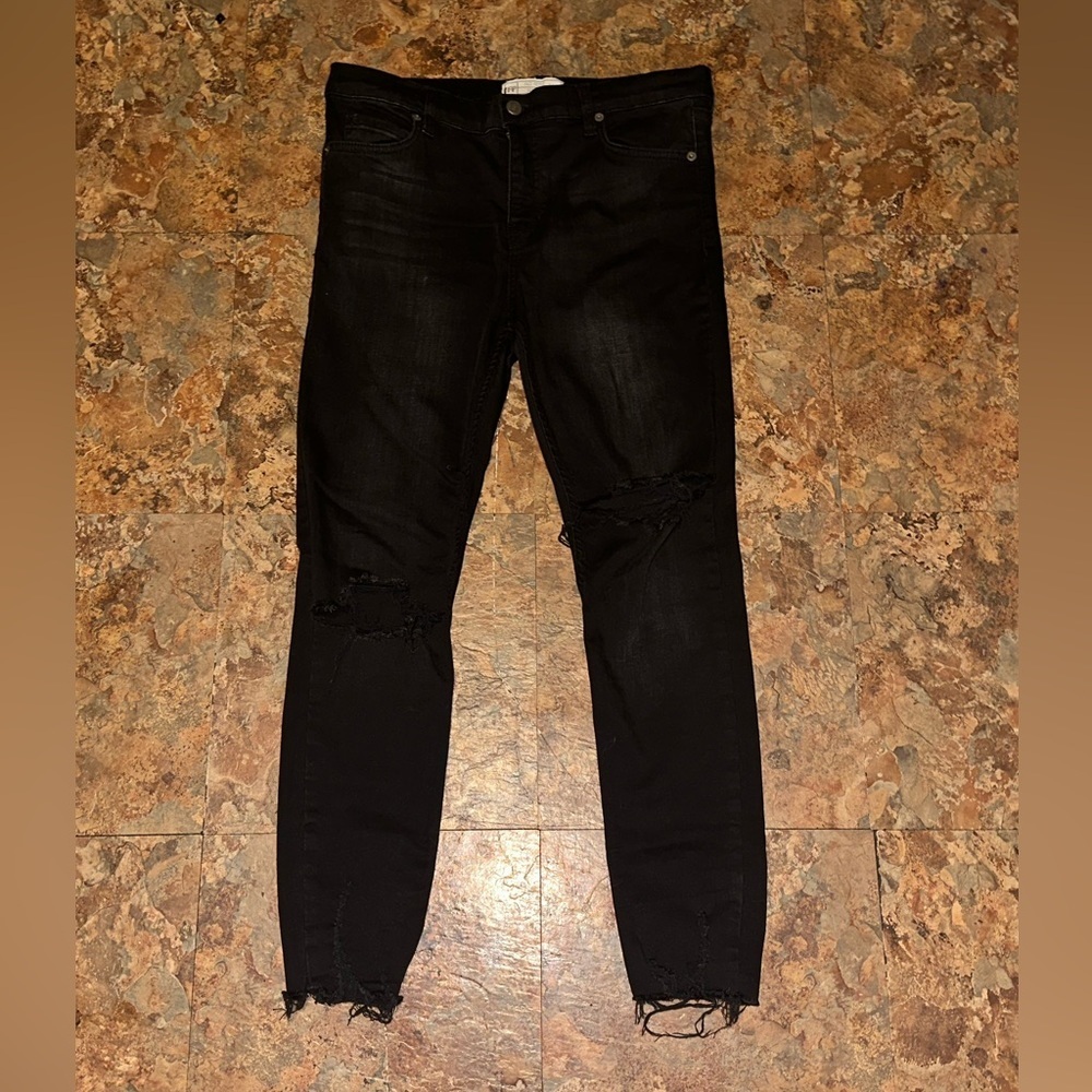 Free People High Rise Skinny Ankle Black Distressed Raw Hem Jeans 61855 Size 29